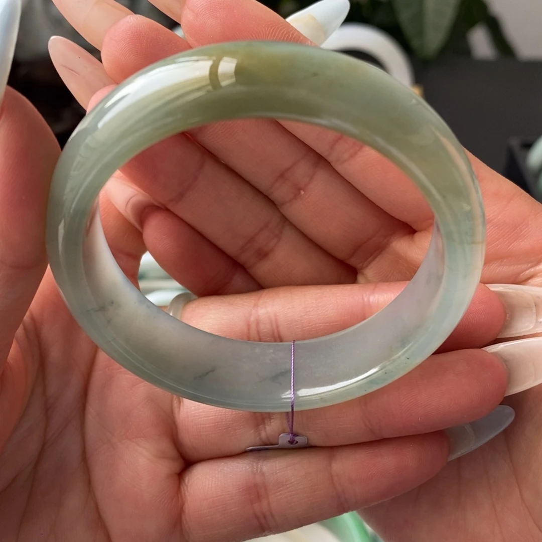 翡翠手镯未镶嵌天然