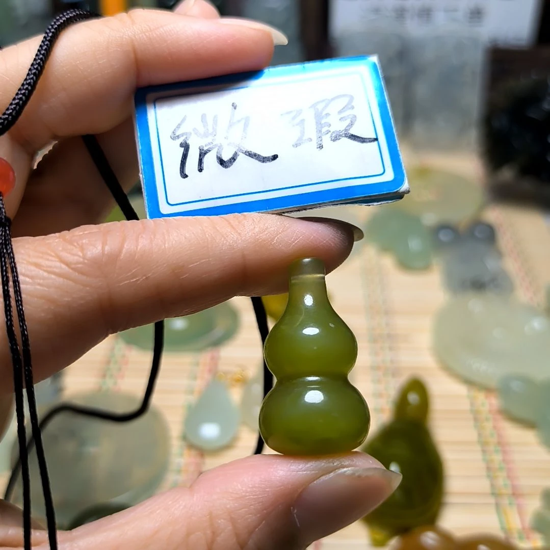 3***厂蛇纹石玉合金颈饰