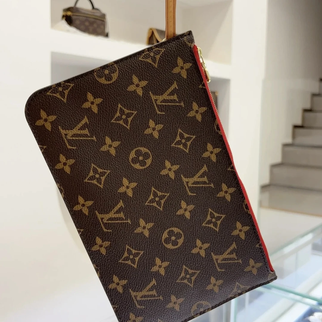 95新 LouisVuitton/路易威登 手拿包/T20227344