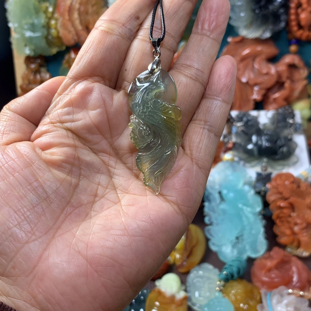 蛇纹石玉未镶嵌挂坠