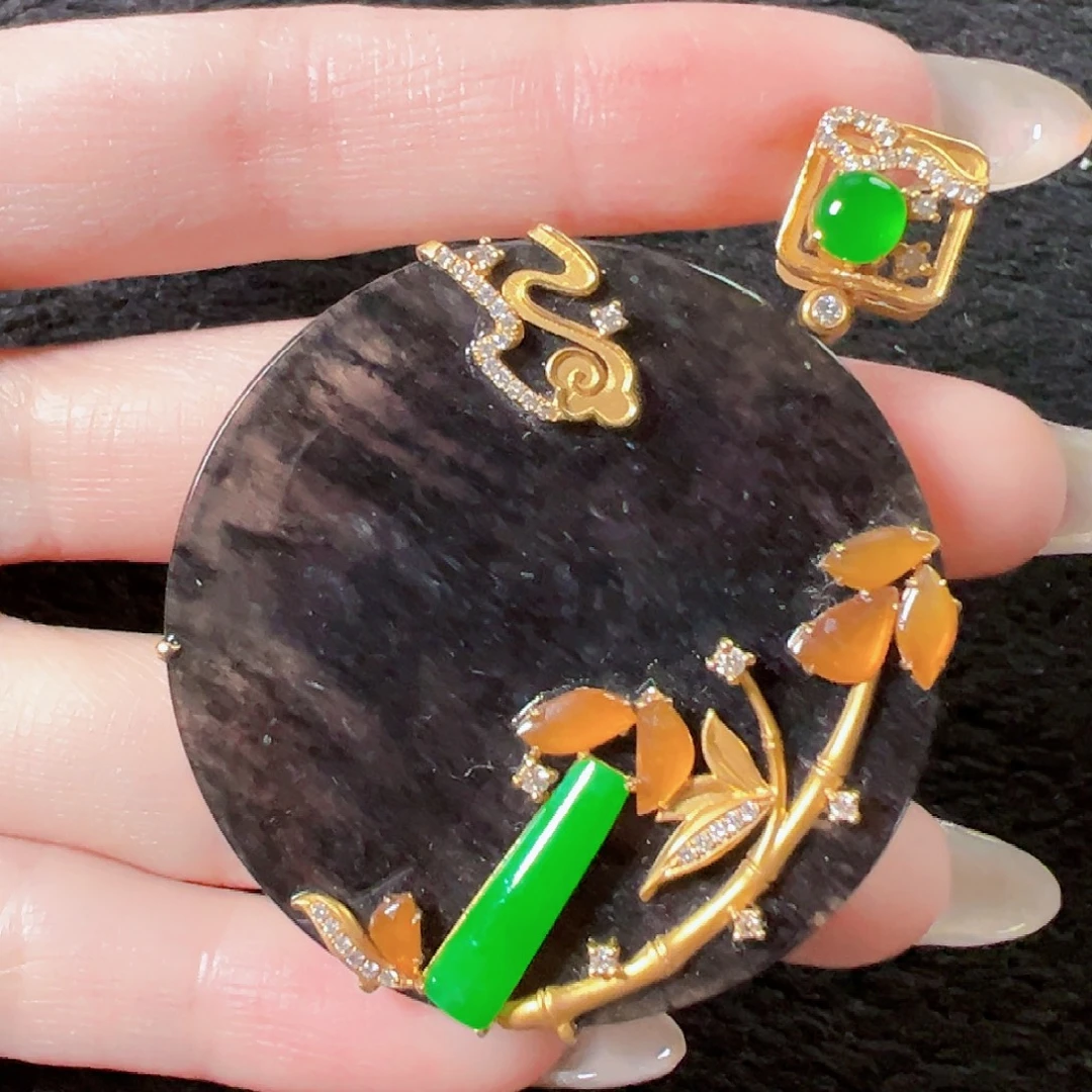 翡翠18K金镶嵌颈饰签收后24小时鉴赏期，过时不退