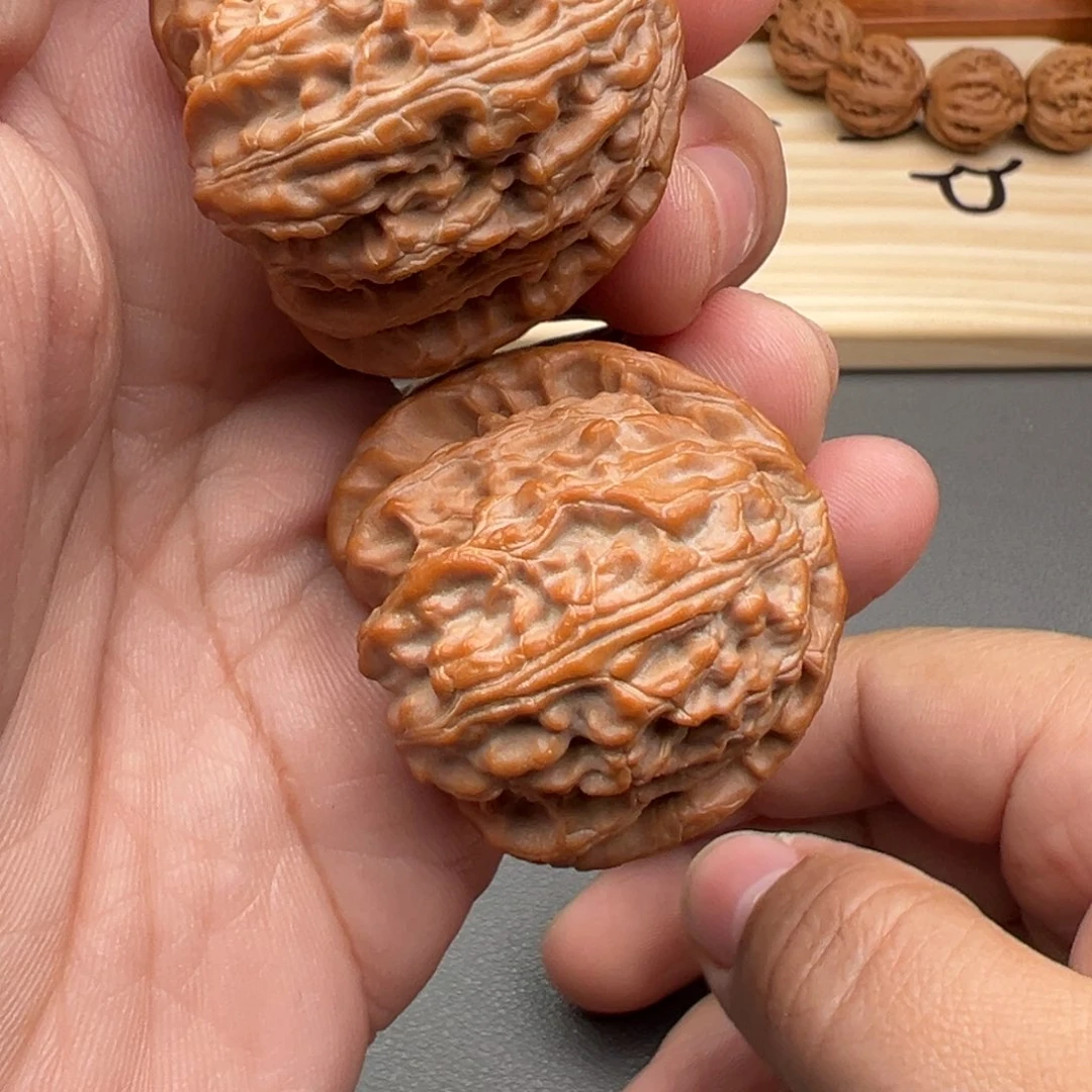 文玩核桃把件孙*生白狮子