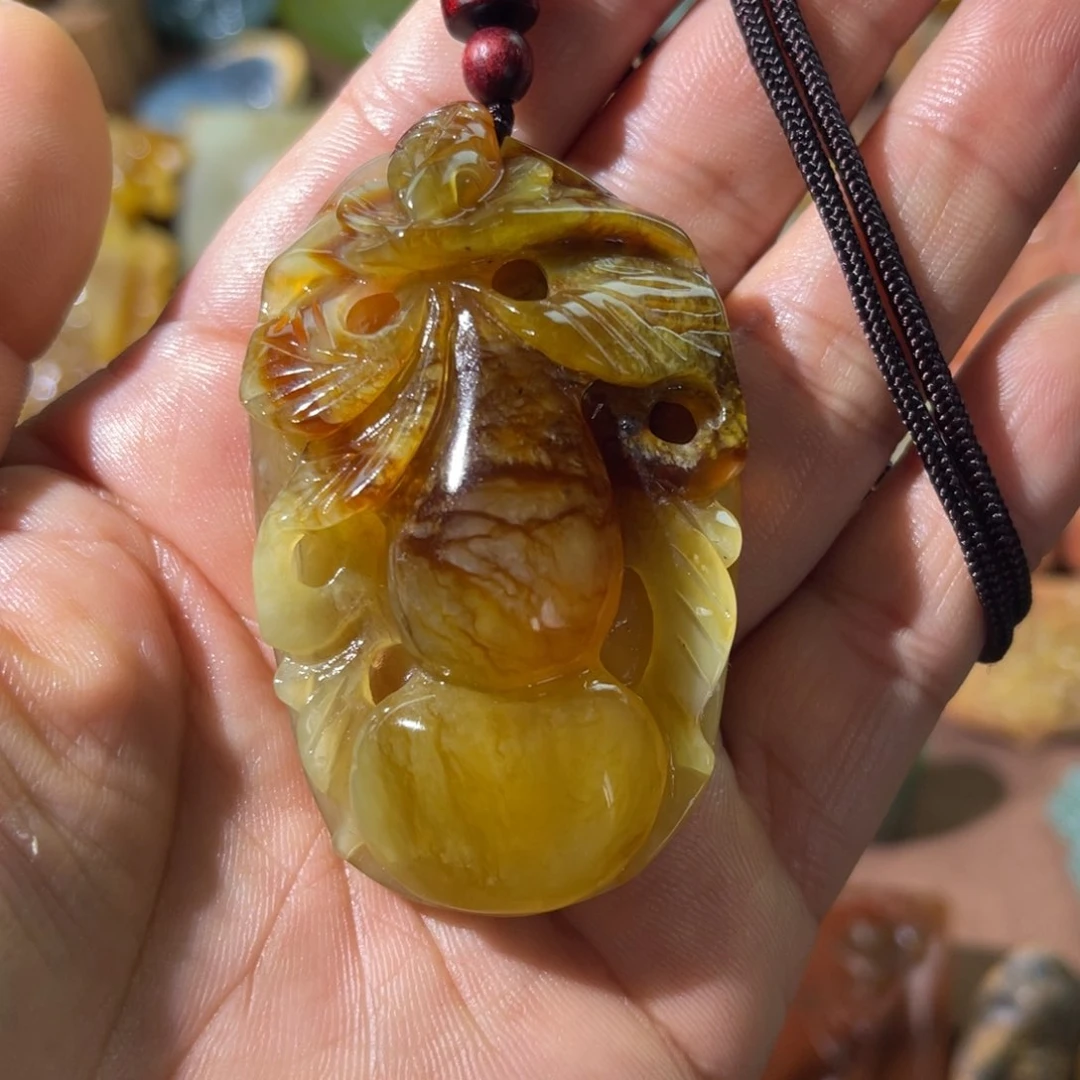 蛇纹石玉未镶嵌颈饰