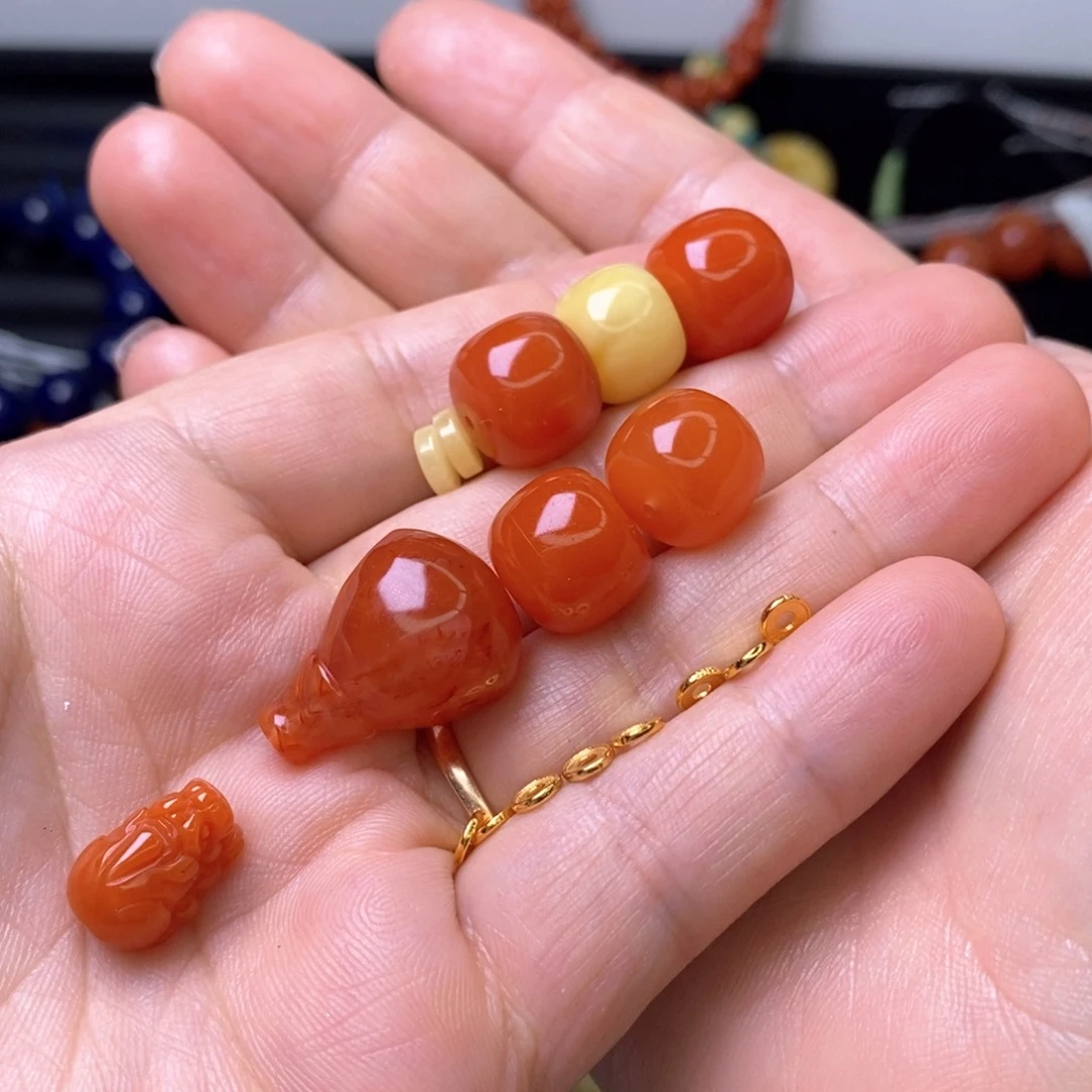 南红玛瑙一套未镶嵌