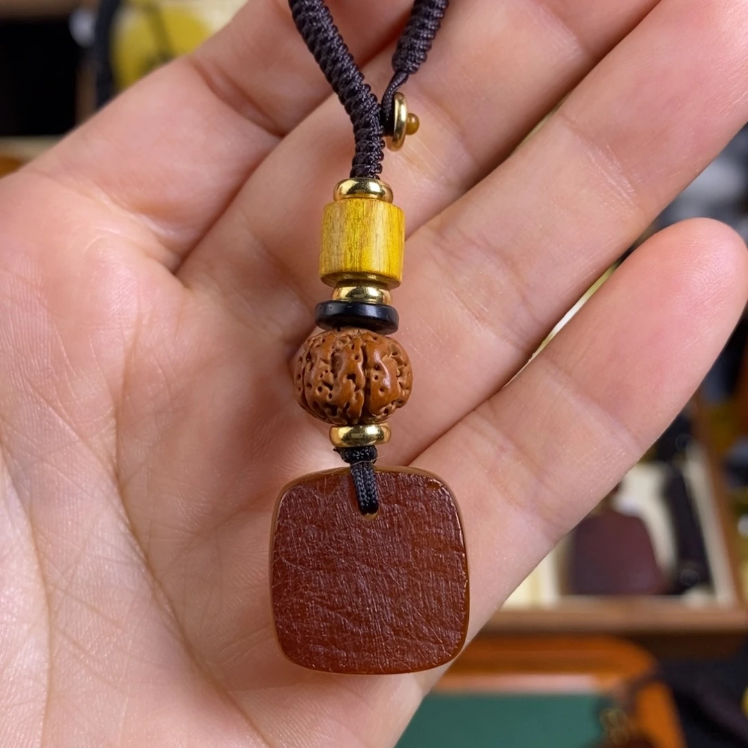 蜜蜡裸石未镶嵌大漠