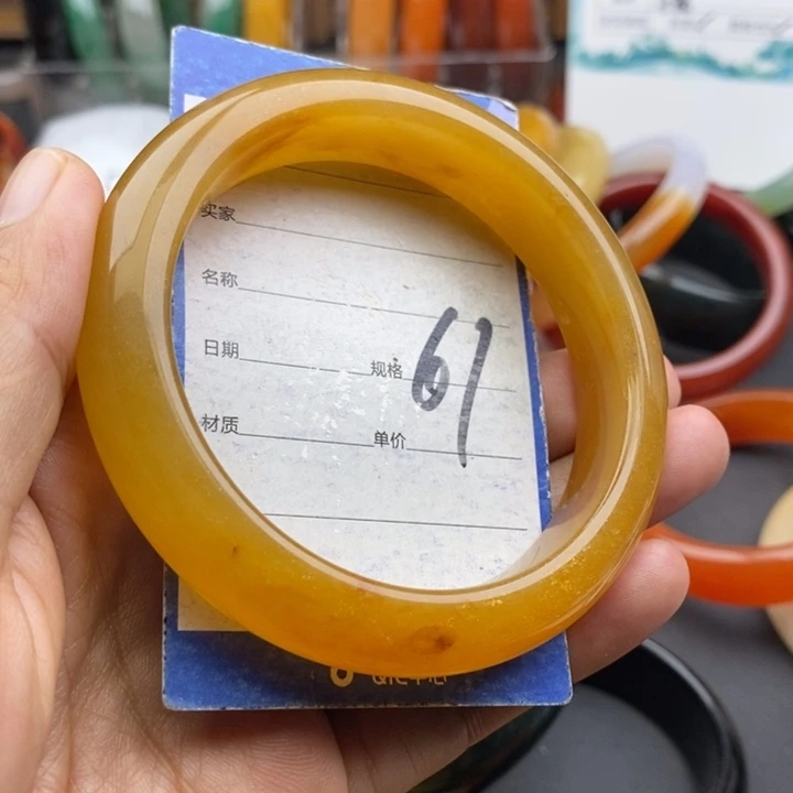 未镶嵌手镯石英质玉