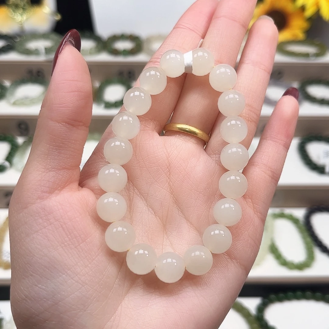 小***小和田玉未镶嵌手链