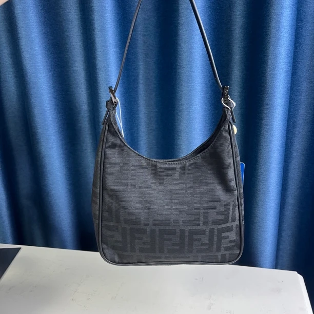 95新 FENDI/芬迪 暮野/芬迪单肩包/16041