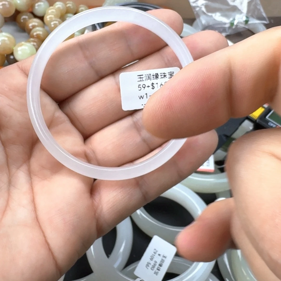 和田玉（糖玉）未镶嵌手镯