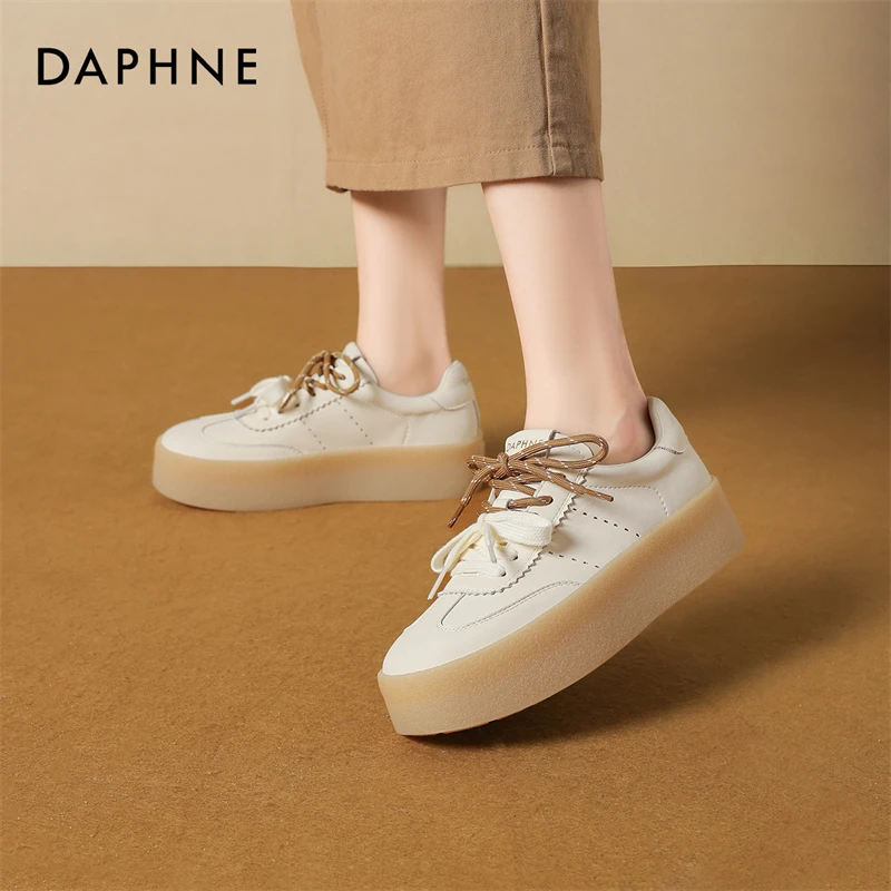 达芙妮2025春秋时尚简约舒适厚底百搭复古透气系带圆头女士休闲鞋