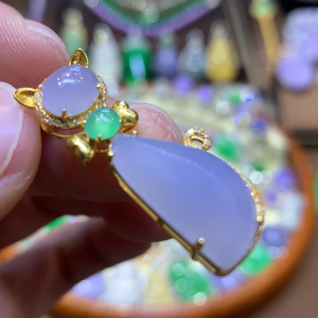 翡翠18K金镶嵌颈饰