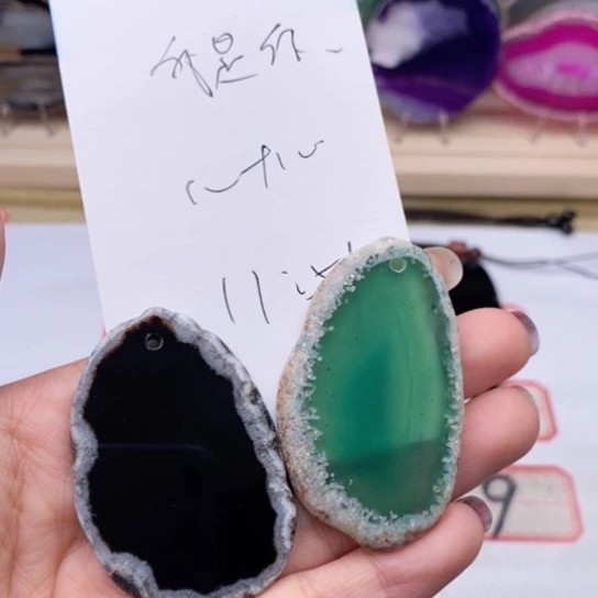 玛瑙/玉髓颈饰未镶嵌我****案