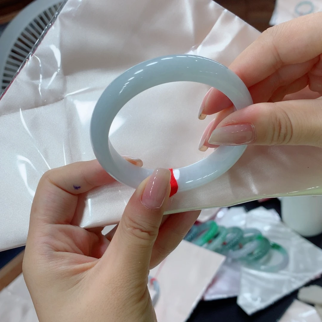 翡翠手镯未镶嵌买断