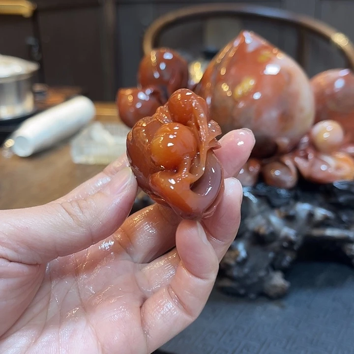 把***胡寿山石佛手的手把件