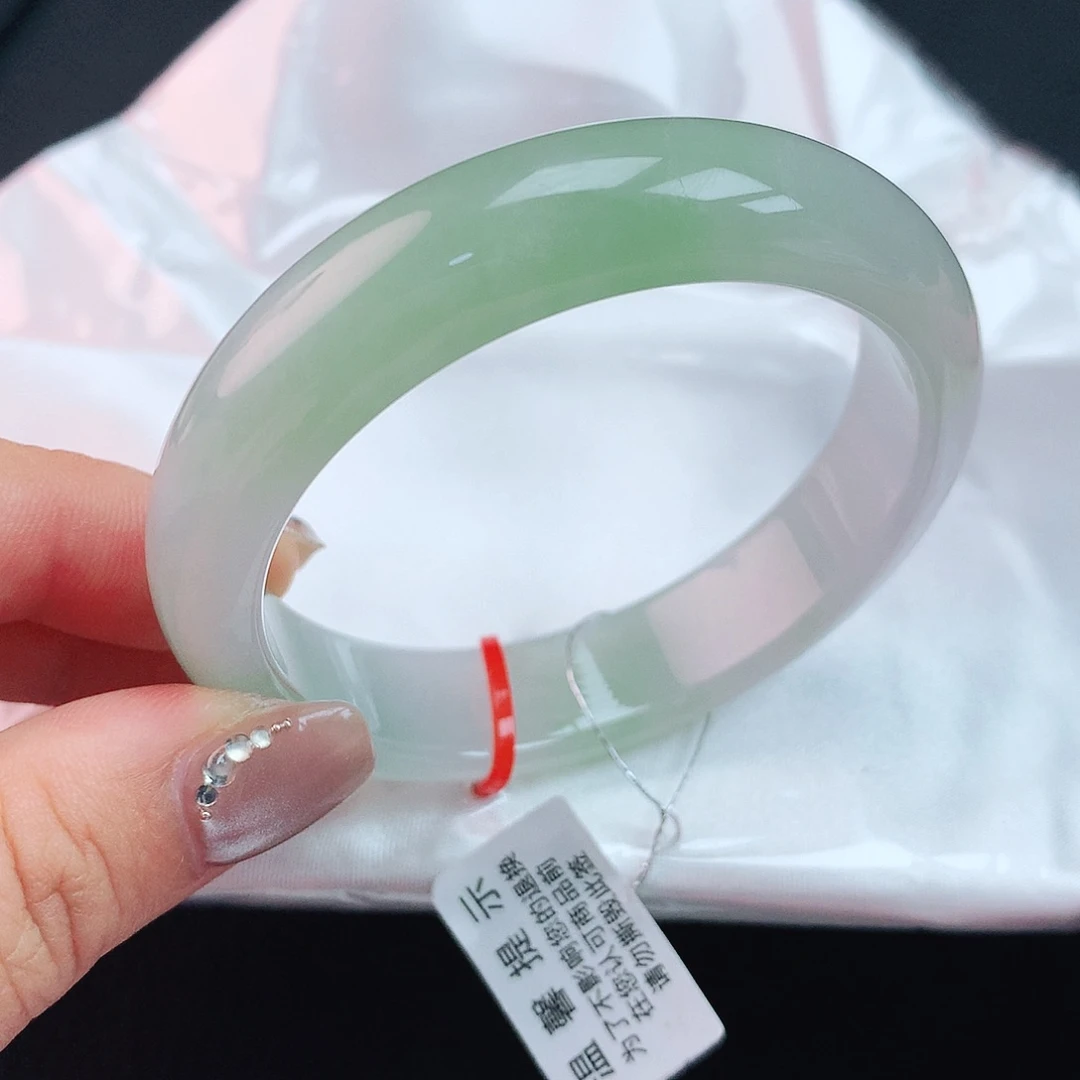 翡翠手镯未镶嵌53轮胎