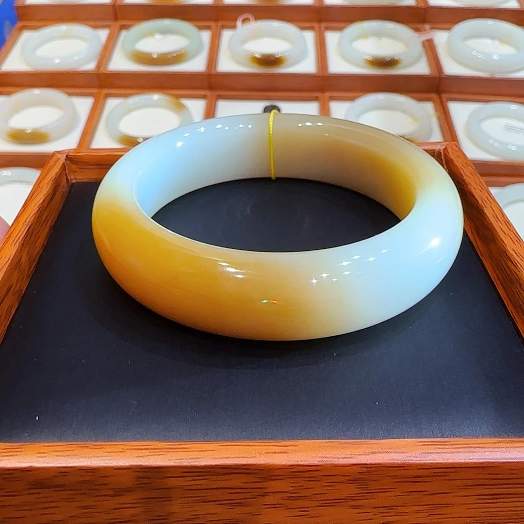 和田玉手镯未镶嵌且末天地糖52 53 54