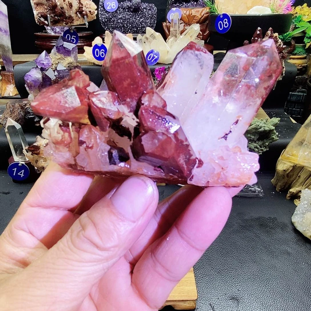 石材红水晶摆件，