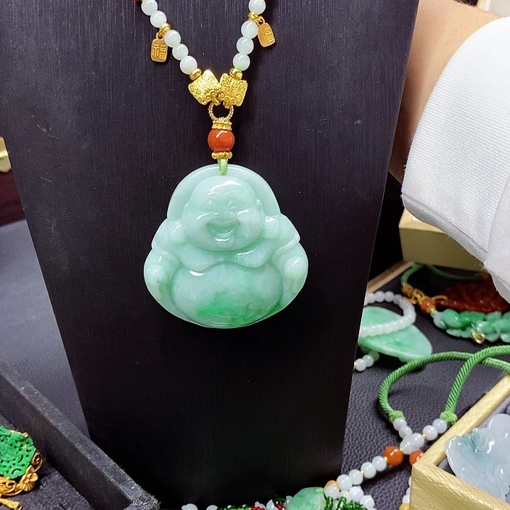 翡翠颈饰未镶嵌吊坠