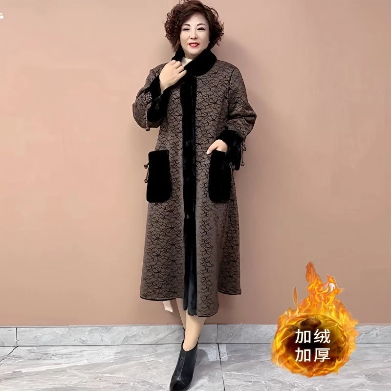 中老年宽松大码保暖加厚长款大衣冬季新款妈妈装中长款加绒外套女