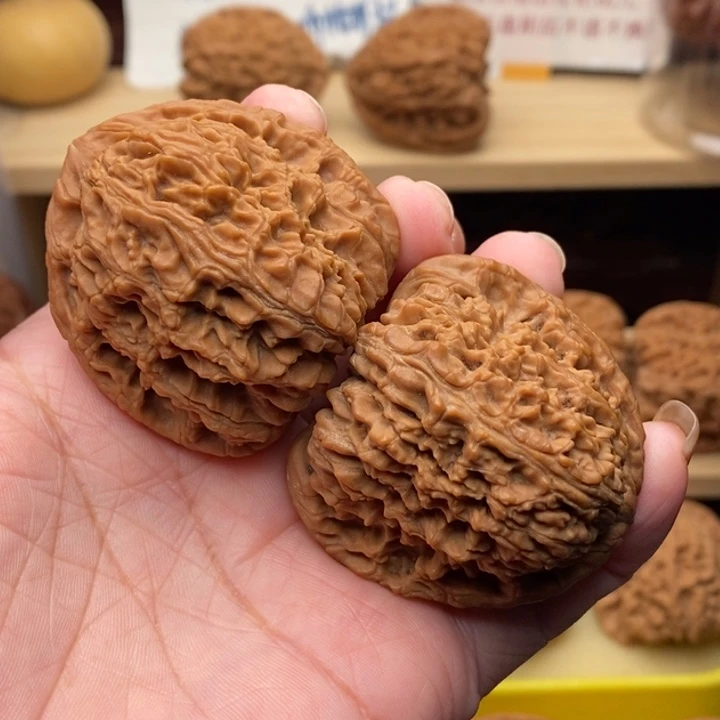 吊坠文玩核桃大*三角大肚凹底44尺