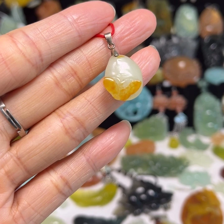 蛇纹石玉未镶嵌吊坠(赠链)