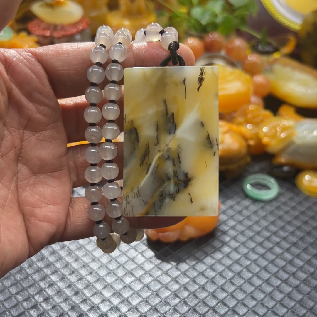 石英质玉未镶嵌颈饰