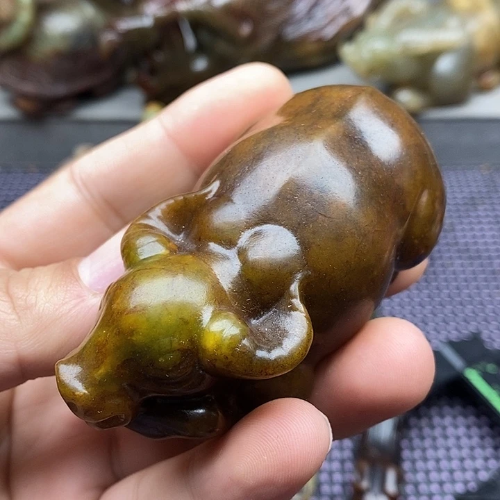 未镶嵌蛇纹石玉颈饰