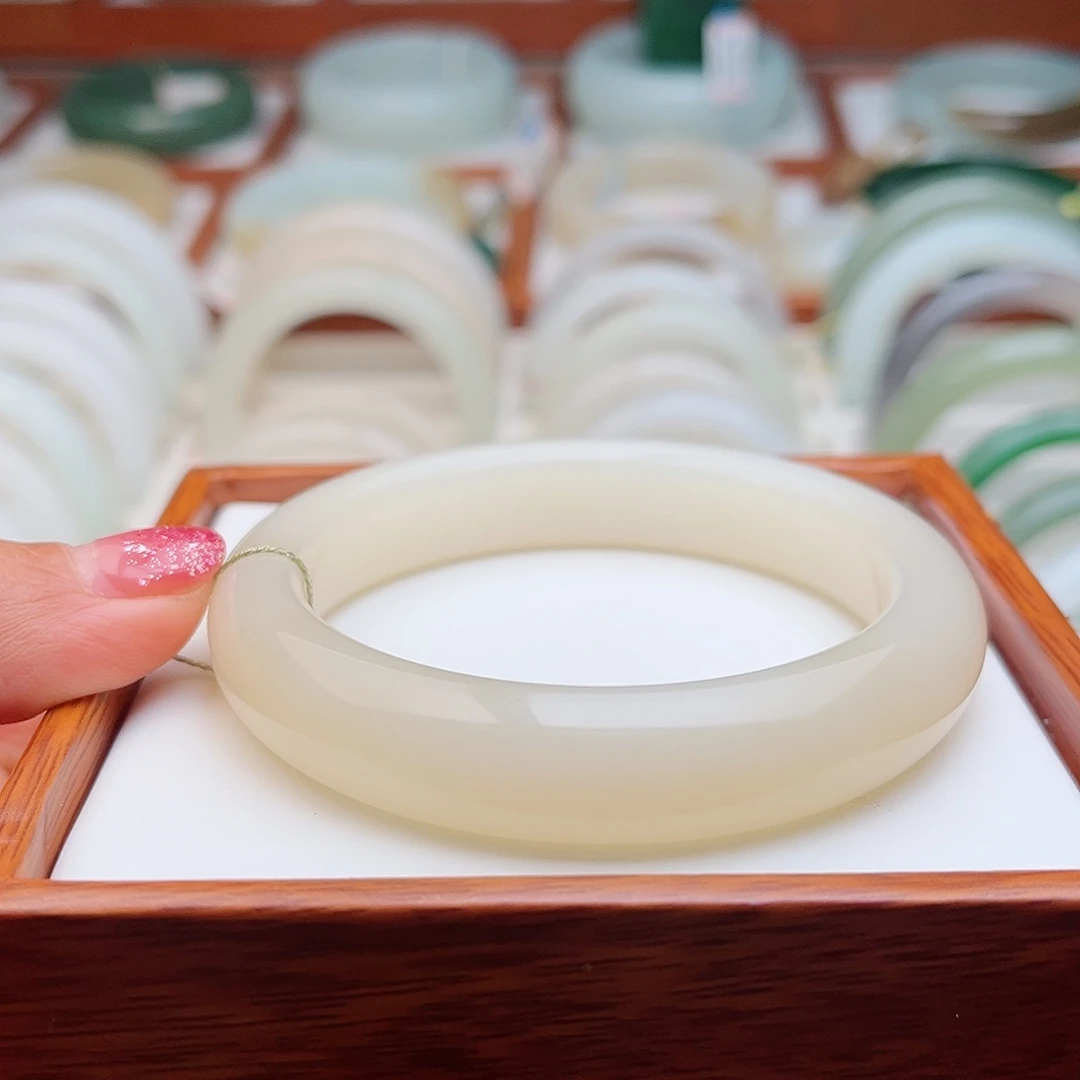 和田玉未镶嵌手镯57.6