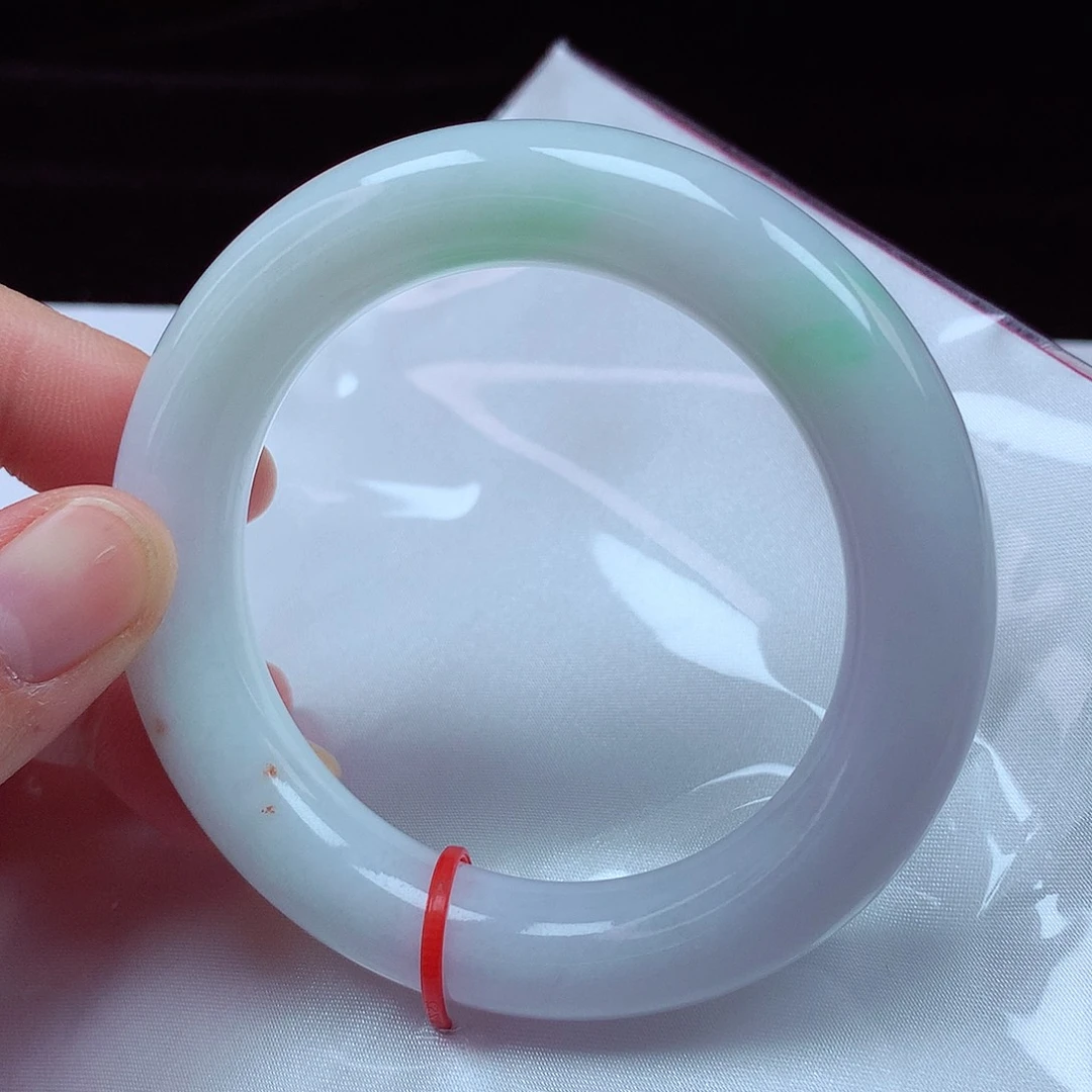 翡翠手镯（圆镯）未镶嵌55圈