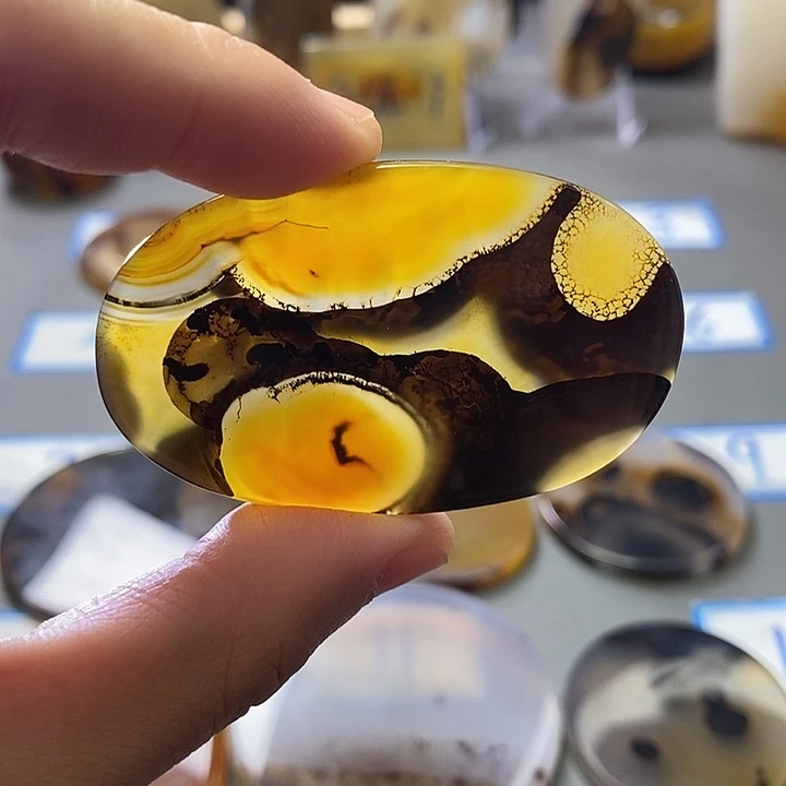 玛瑙/玉髓未镶嵌珠宝半成品24