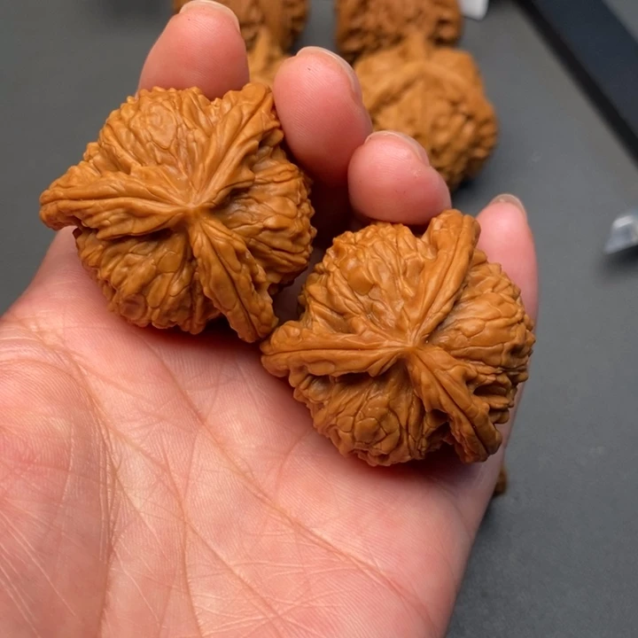 文玩核桃吊坠只*望核桃