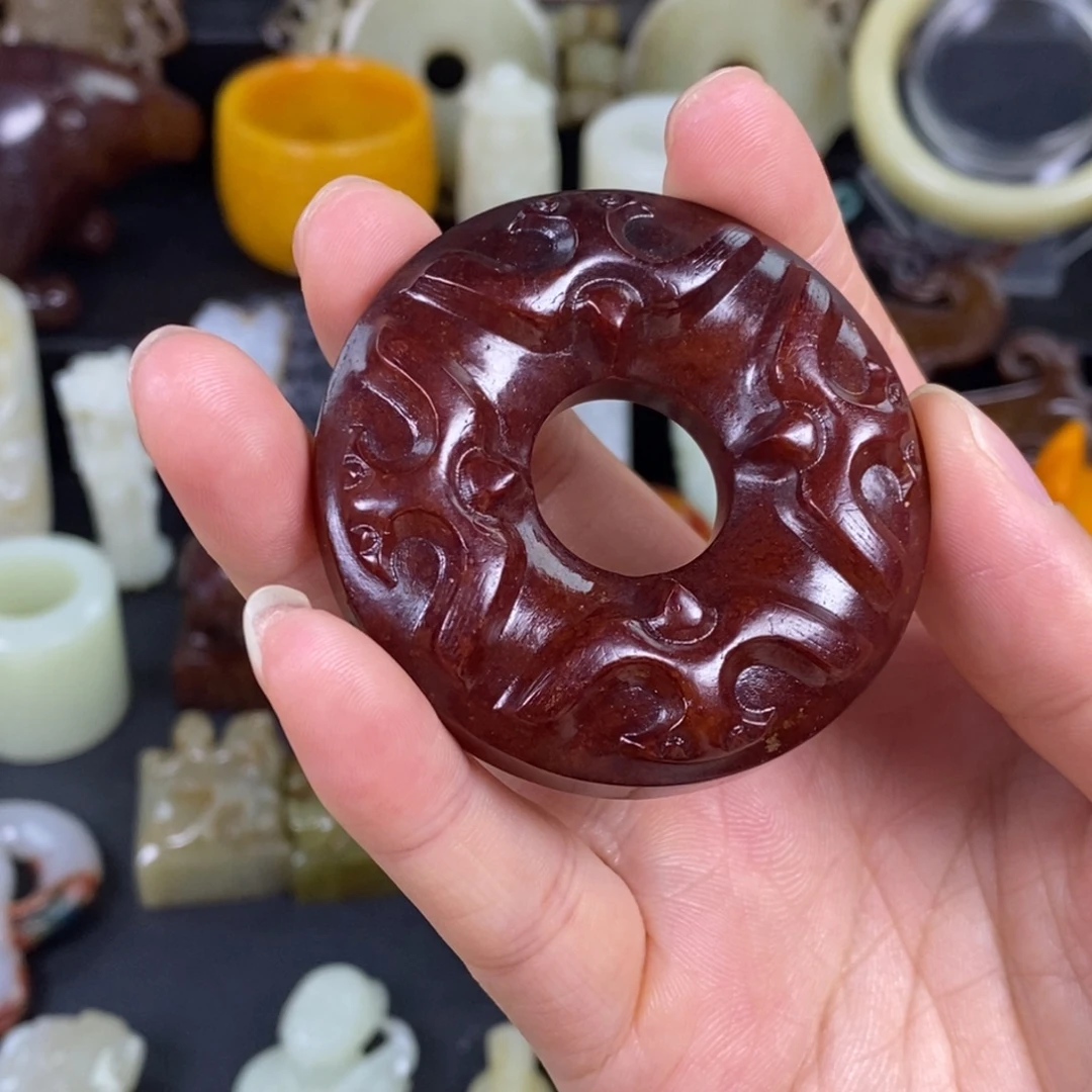 D***点和田玉未镶嵌颈饰