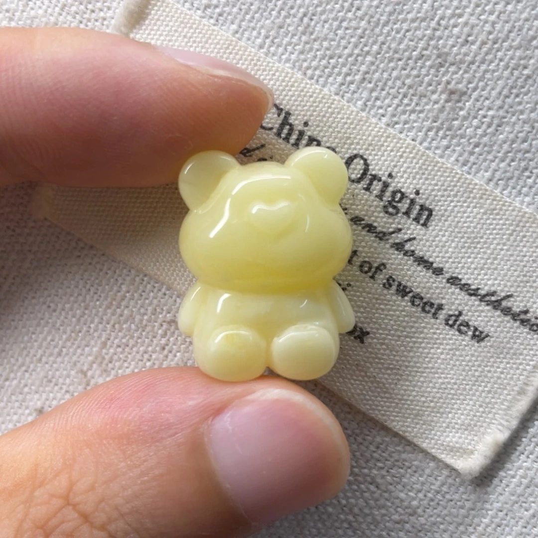 未镶嵌琥珀裸石奶熊