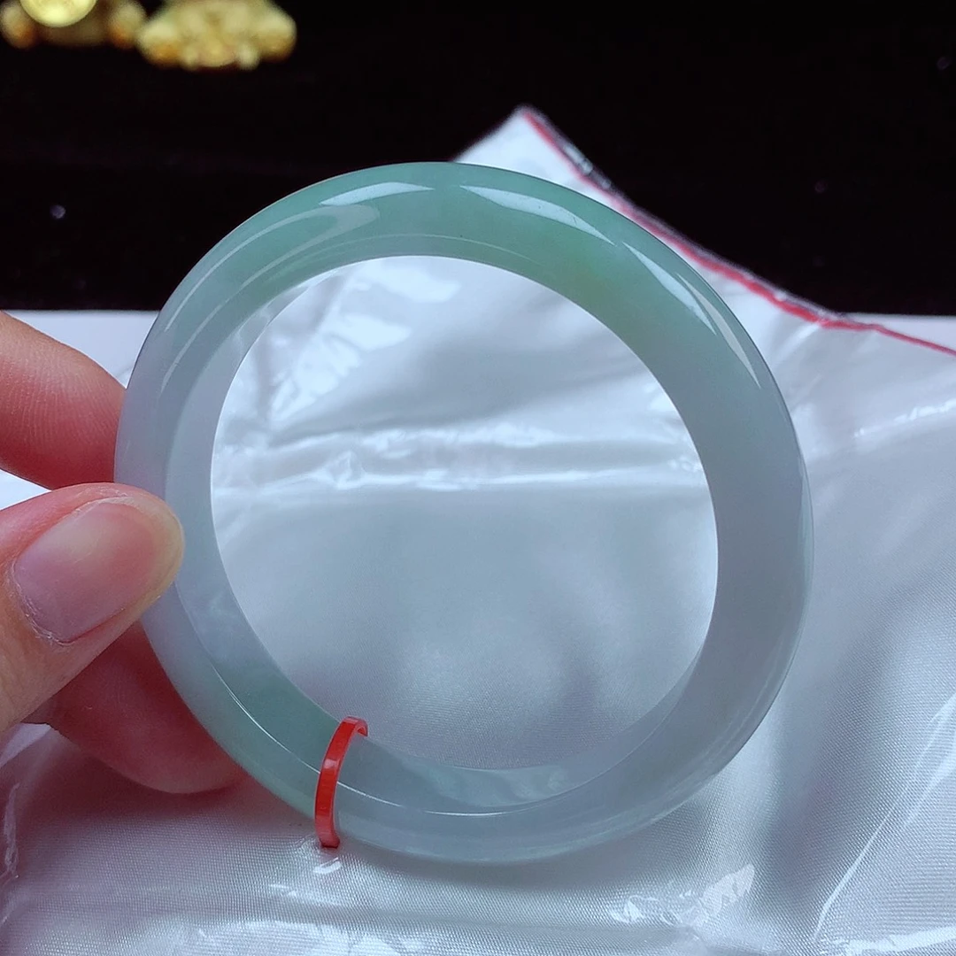 翡翠手镯未镶嵌58圈