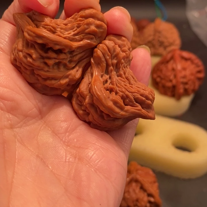 自***哥吊坠猴头核桃工艺核桃