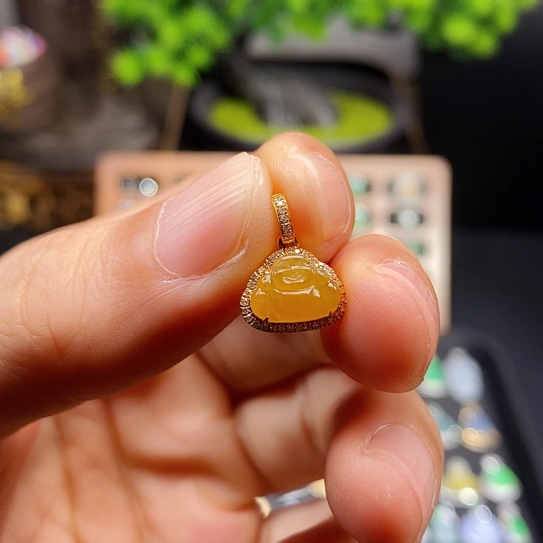 颈饰18K金镶嵌翡翠佛公
