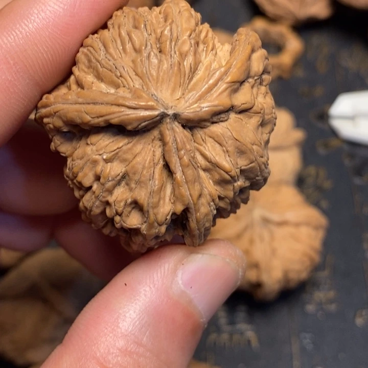 文玩核桃吊坠天**顺文玩核桃异形单只