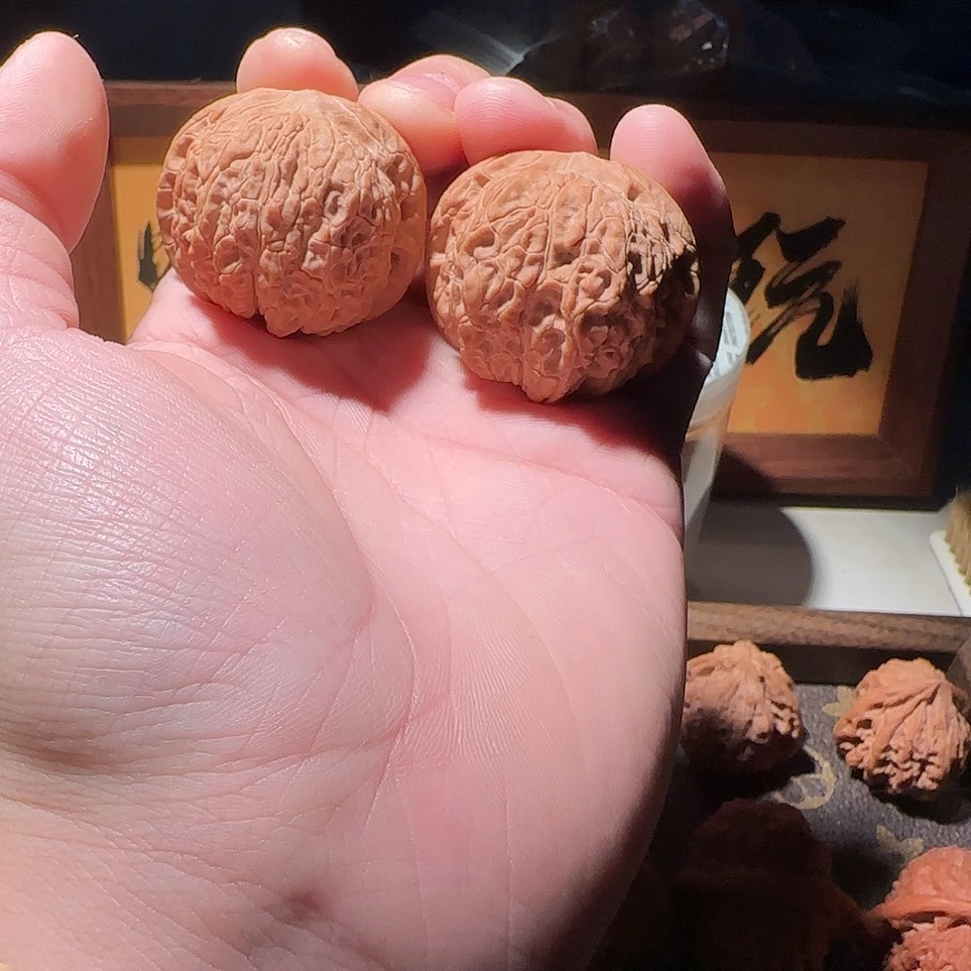 问***寒文玩核桃吊坠血麒麟