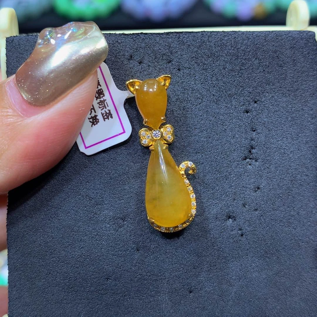 翡翠18K金镶嵌颈饰翡翠