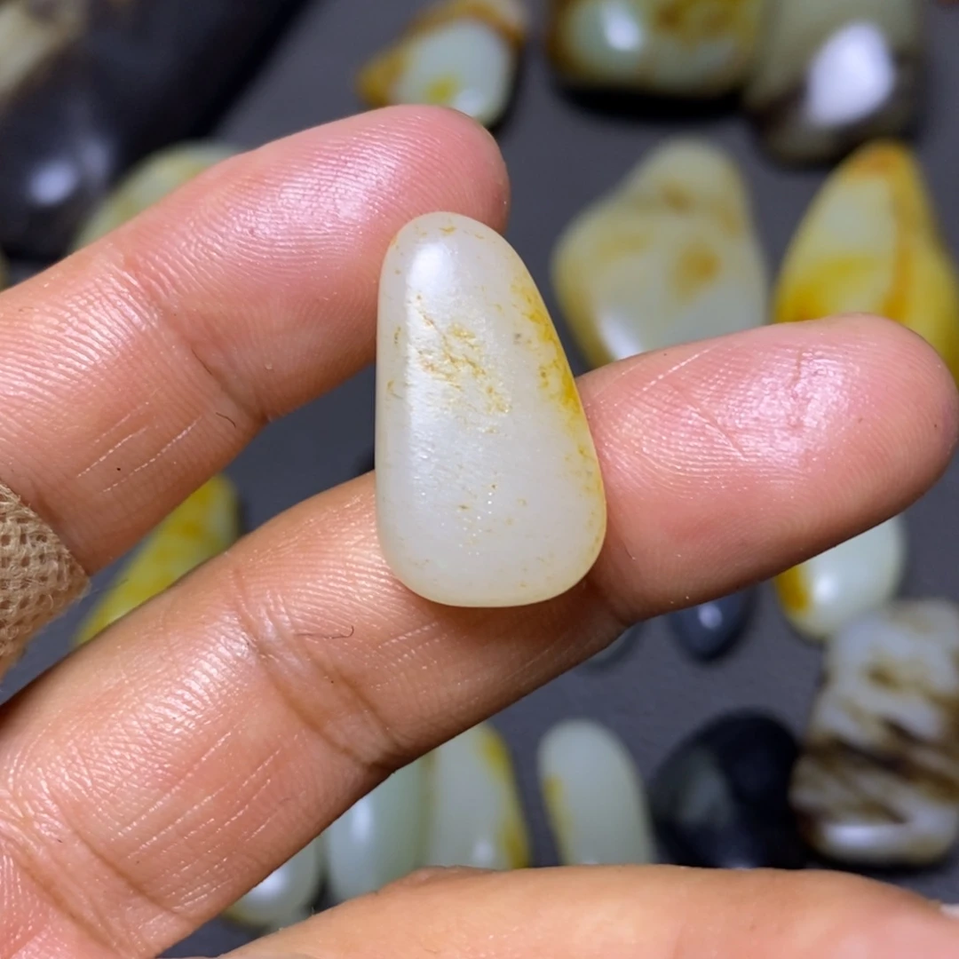 和田玉（糖玉）未镶嵌挂件