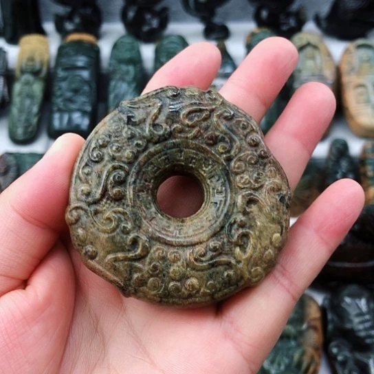 岫岩河磨玉（透闪石质玉）未镶嵌把件