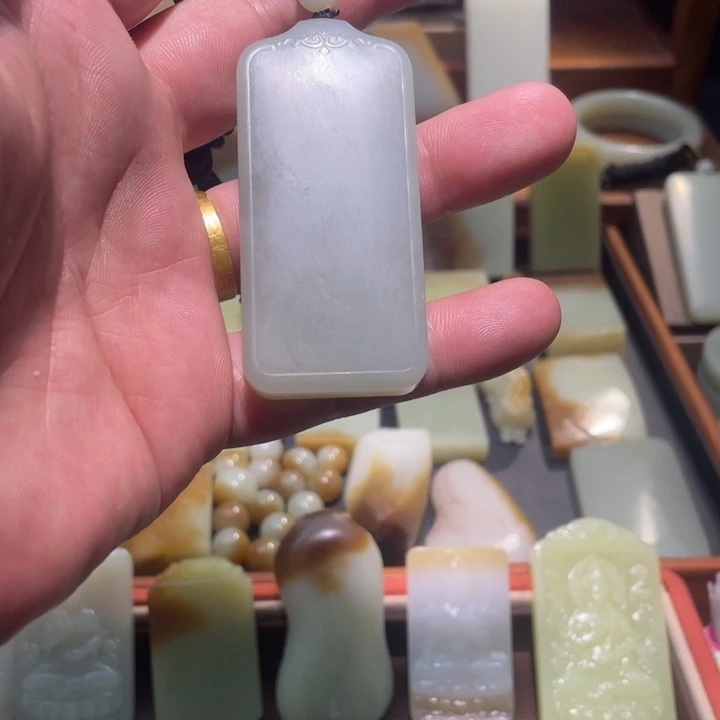 颈饰未镶嵌和田玉