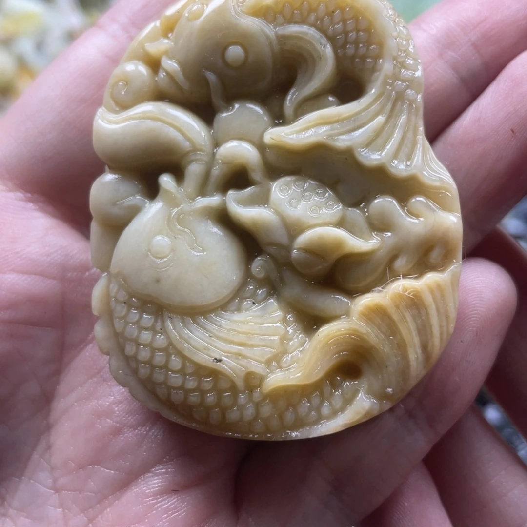 蛇纹石玉未镶嵌吊坠