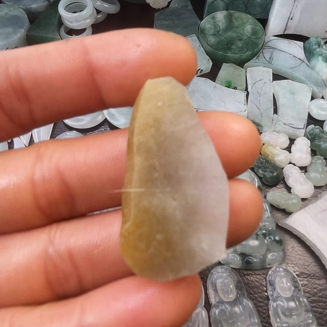 定制翡翠未镶嵌冰黄毛料