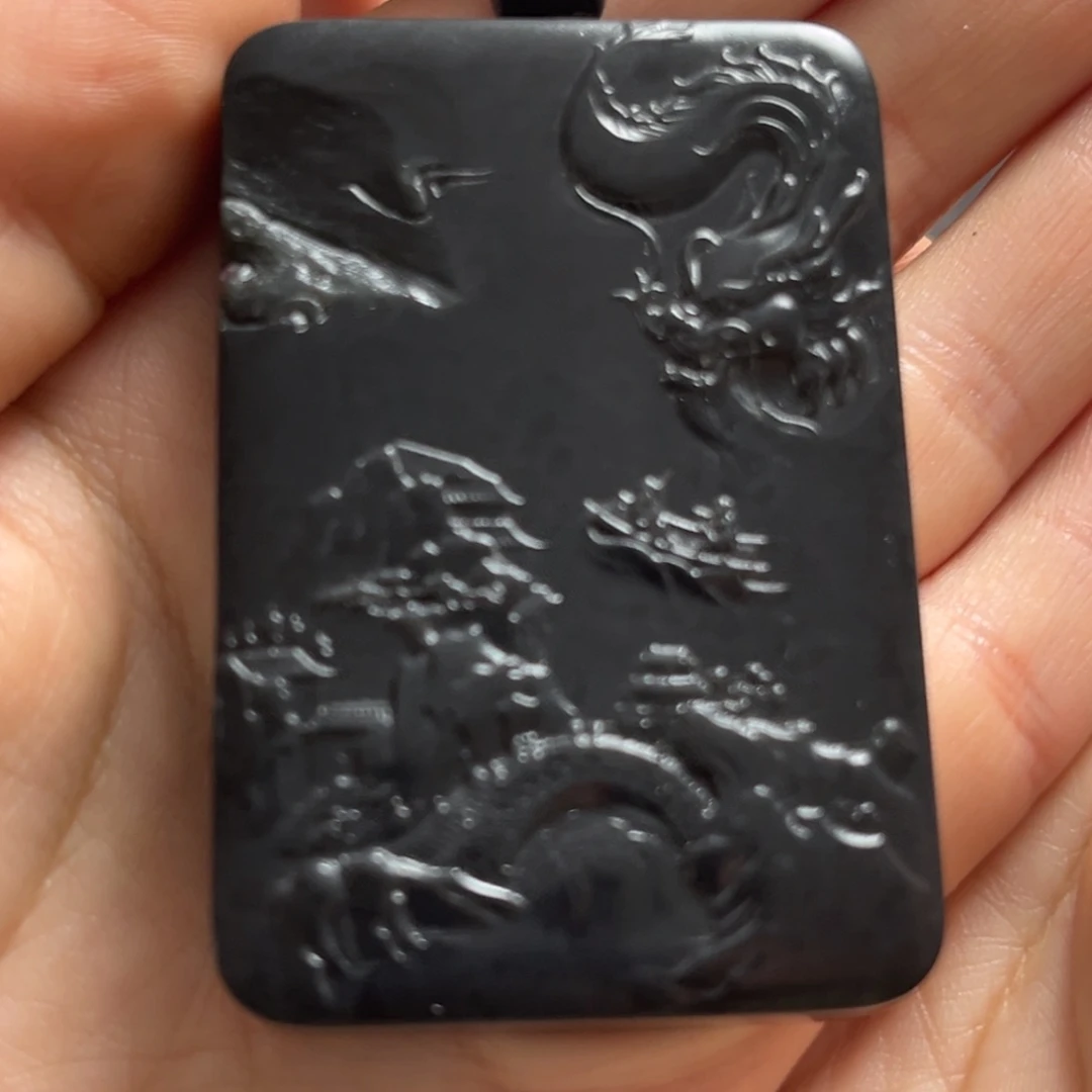 和田玉（墨玉）未镶嵌颈饰曾****者带皮山水特价福利