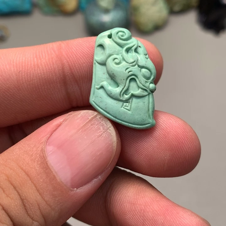 绿松石未镶嵌颈饰