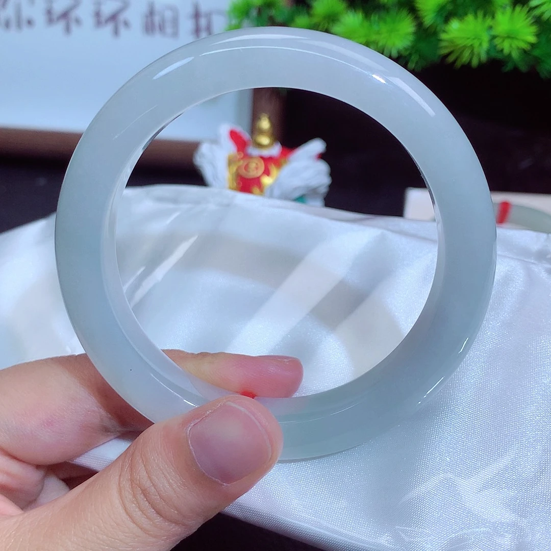 翡翠未镶嵌手镯9009