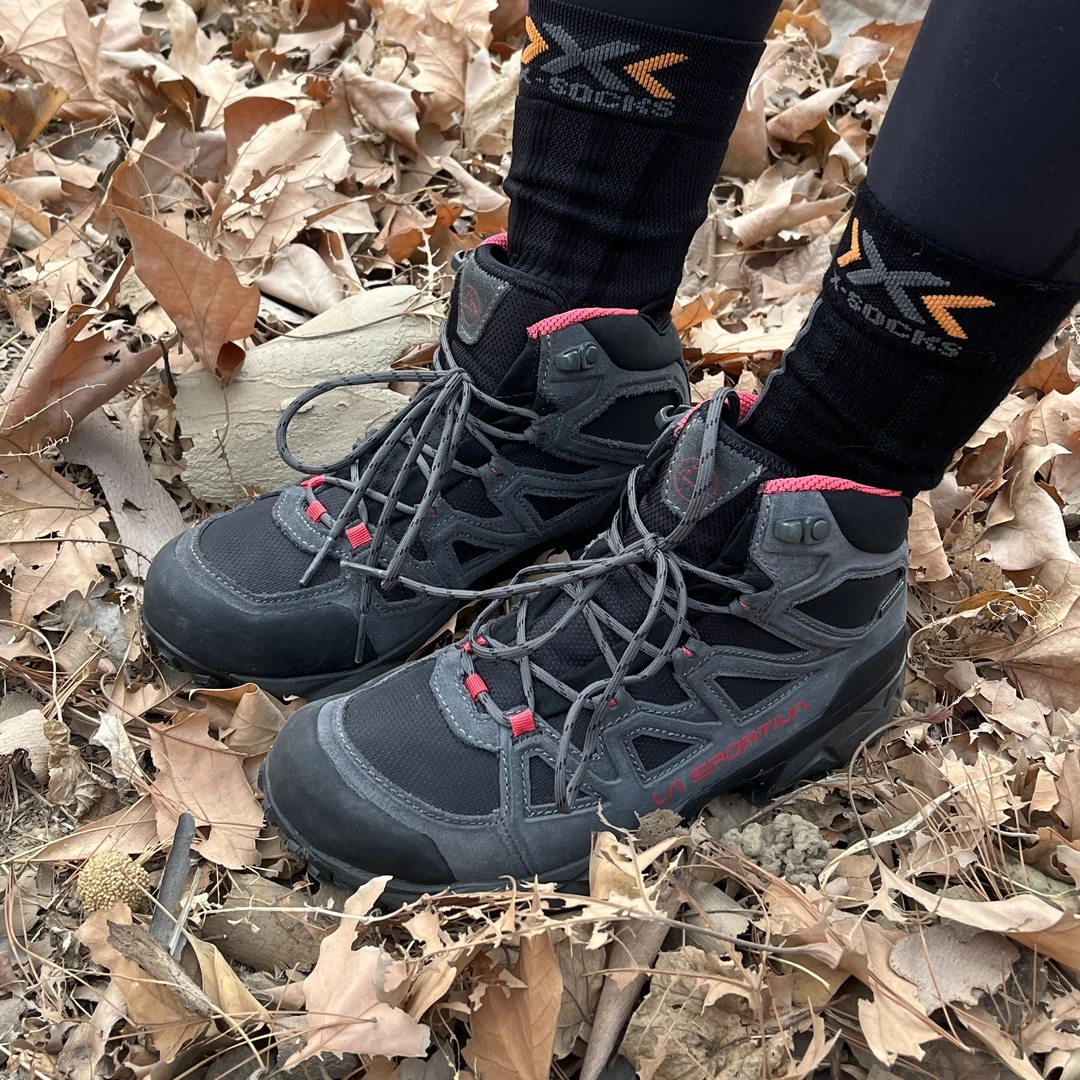 微微之光Lasportiva  Sabre 刀客 男女款轻量中帮徒步登山鞋