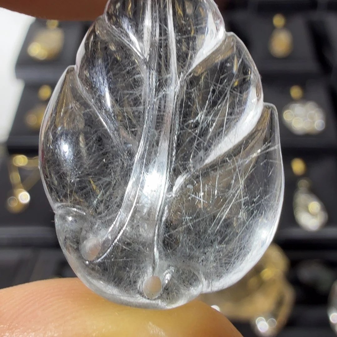 颈饰未镶嵌水晶吊坠