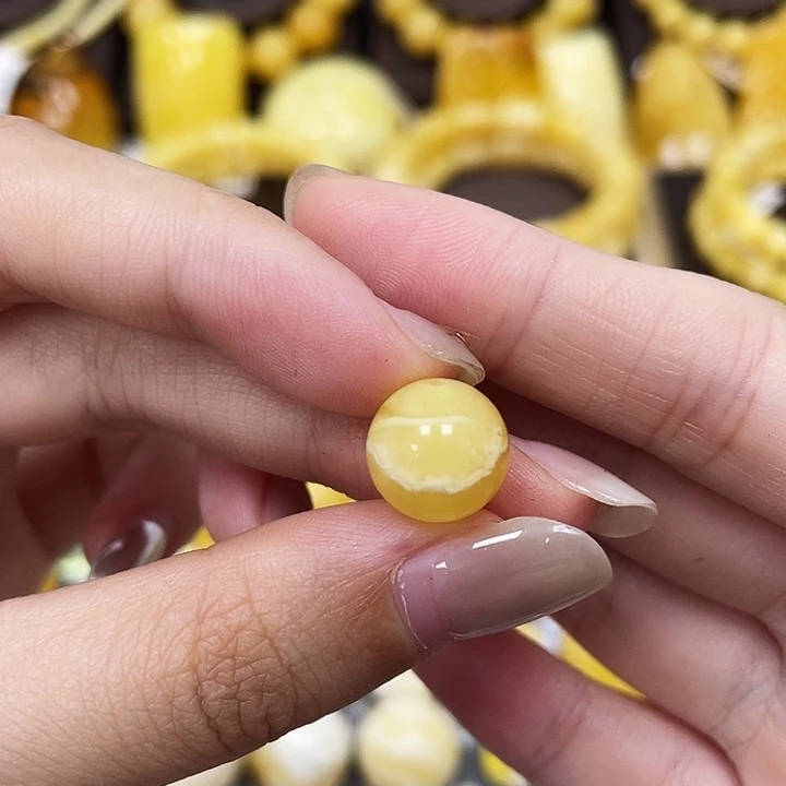 琥珀未镶嵌裸石11mm瑕 460